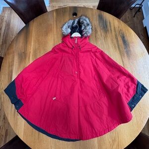 Fjallraven Luhkka Cape / Poncho - Size Small